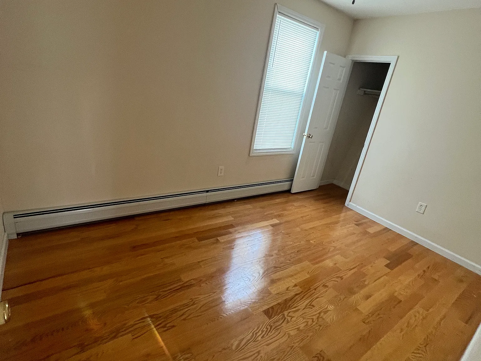 3 bed, 2000 sqft, $2,500 — Photo 3