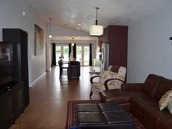 2nd image of 8851 SW 214th St