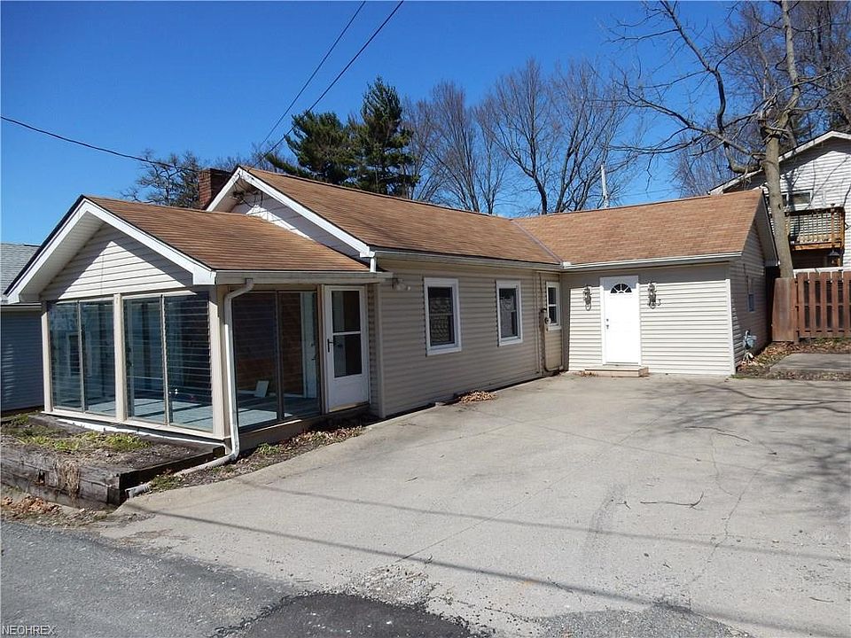 1st image of 423 W Pace Ave