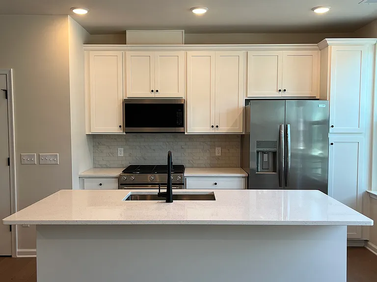 1105 Greenwich Dr — Photo 7