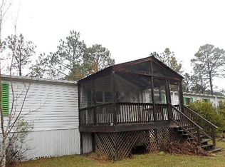 90 Creekside Dr, Freeport, FL 32439