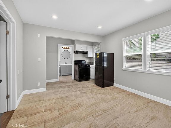 4th image of 610 E Fairview Blvd #3/4