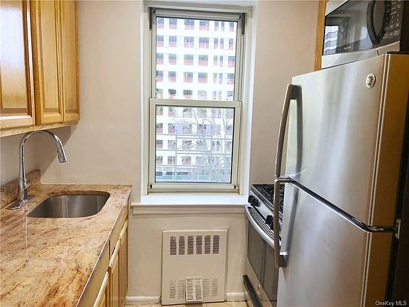5th image of 30 N Broadway APT 6H