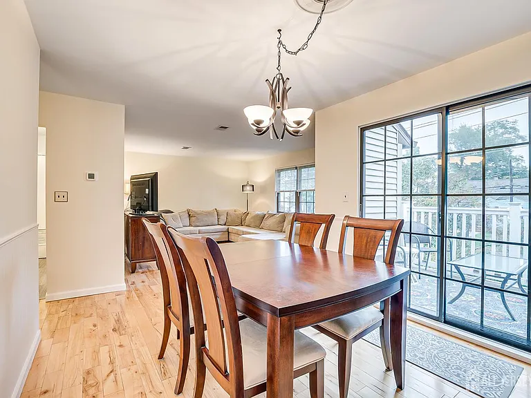 30 Prospect St #2 — Photo 8