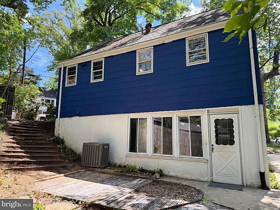 5th image of 4027 Lawrence Ave