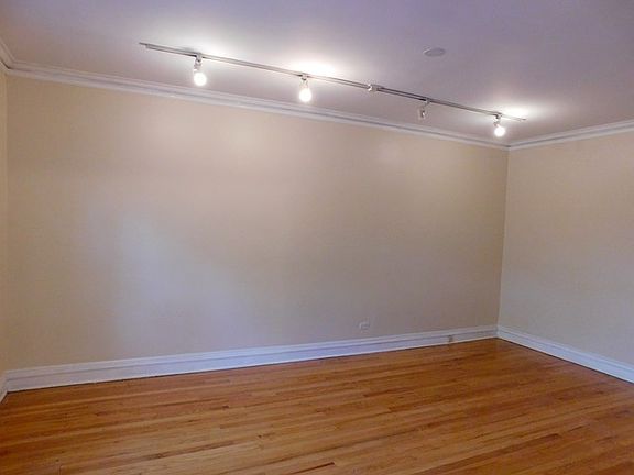 2nd image of 1156 W Lill Ave