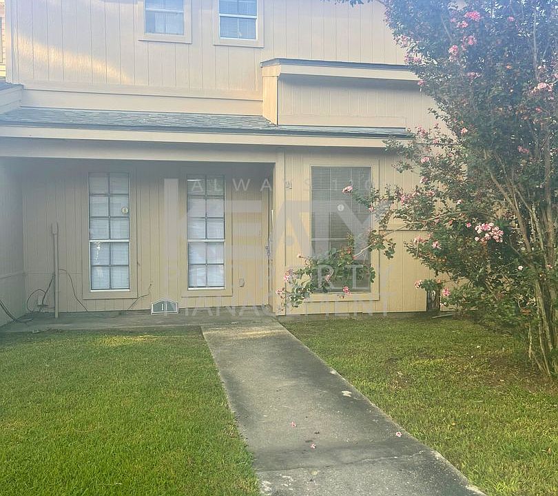 1st image of 2830 Louisiana Ave APT 11