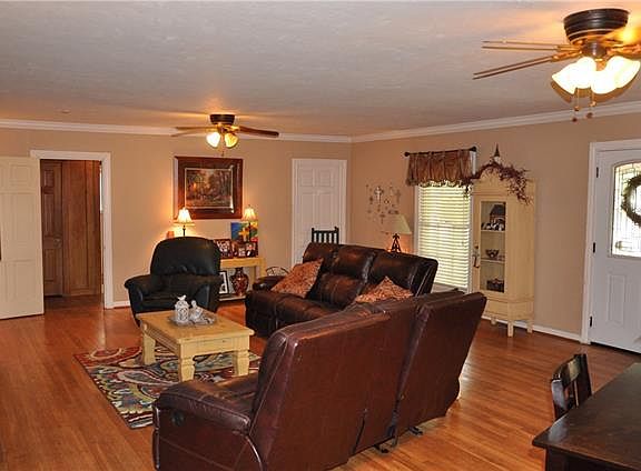 3rd image of 2602 Elizabeth Dr
