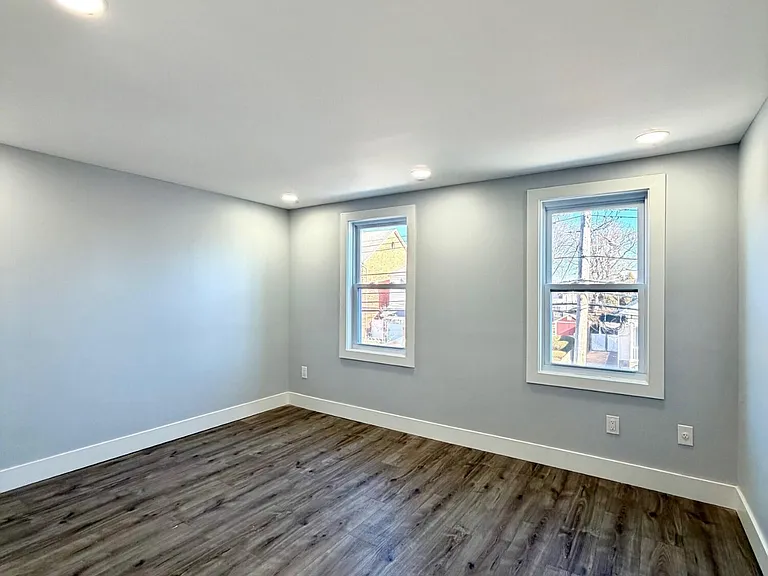 114 Sprague Ave — Photo 9