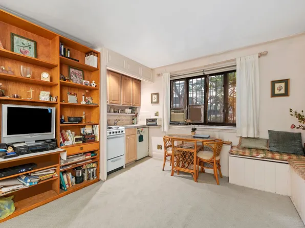 126 East 30th Street 1B image 3 of 6
