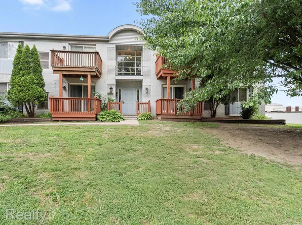 1702 Fort St #4, Trenton, MI 48183