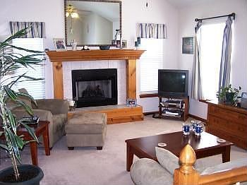 2nd image of 1220 SE Rosehill Dr