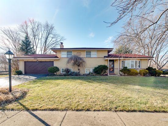 1800 N Iris Dr, Palatine, IL 60074