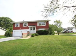 1547 Rosedale Ln, Hoffman Estates, IL 60169