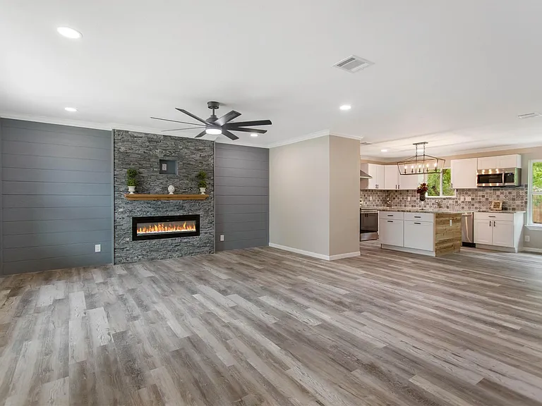 904 Westview Cir — Photo 3