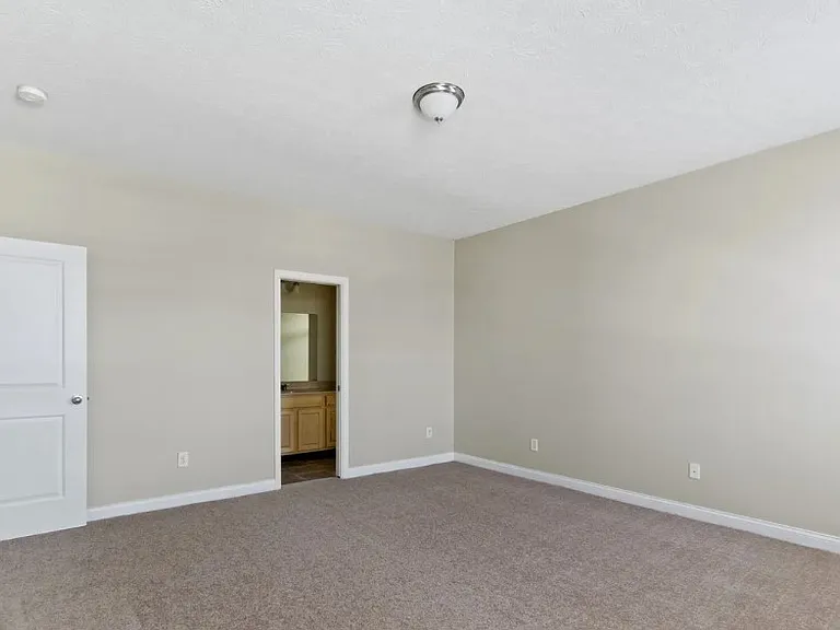 2605 Carrollton Ave — Photo 23