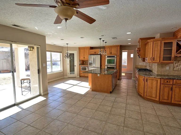 9204 Calistoga Ave NE — Photo 7