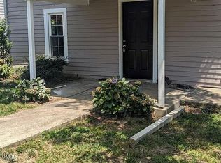 204 W Hill St, Benson, NC 27504