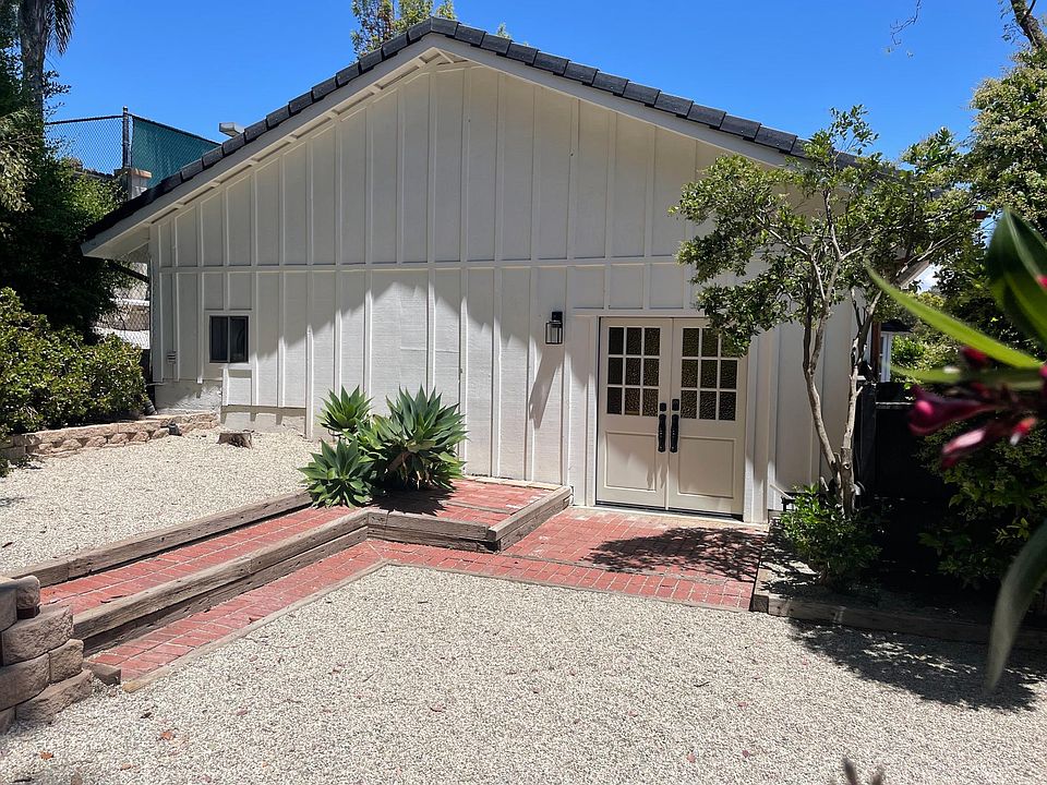 1st image of 2868 N Los Cedros Cir