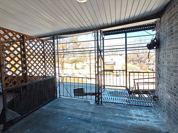 4th image of 1001 Andrews Ave #2