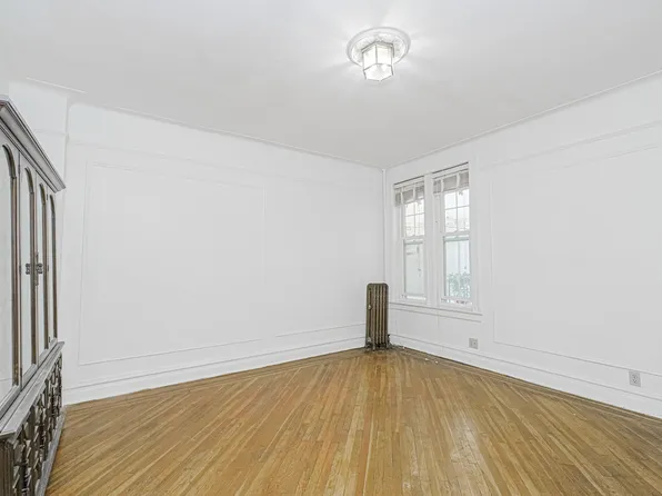 1042 70th Street image 10 of 34