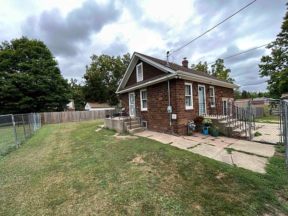 2nd image of 525 Vincent Ave