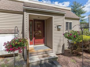 107 Library Ln UNIT 107, Simsbury, CT 06070