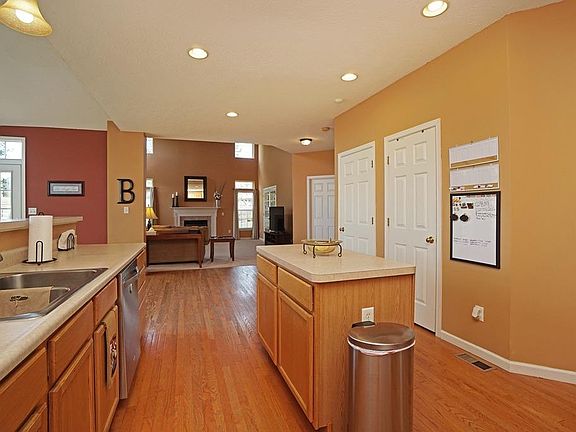 4th image of 8081 Lois Ln