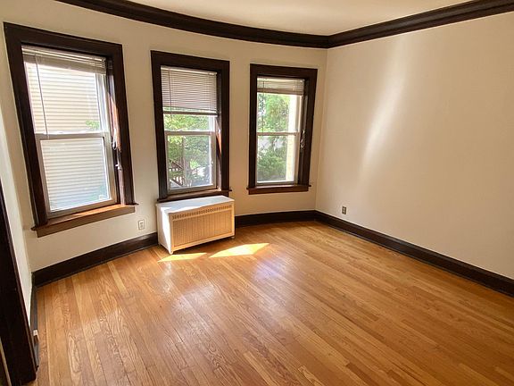 3rd image of 2118 W Giddings St #1A