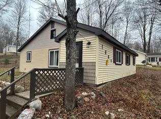 1049 Crestview Dr, Harrison, MI 48625