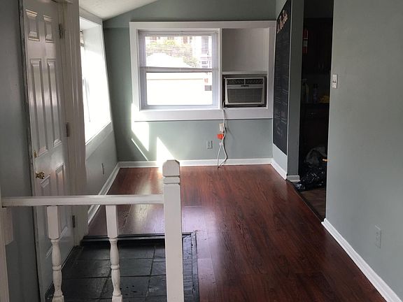4th image of 2517 Carondelet St #B