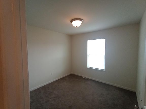 5th image of 1429 E Pinecrest Ln