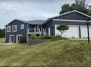 2910 Otis Ave SE, Cedar Rapids, IA 52403