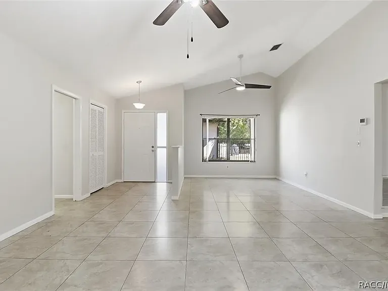 3 Fairwoods Ct — Photo 1