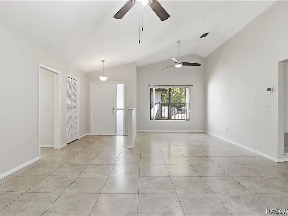 1st image of 3 Fairwoods Ct