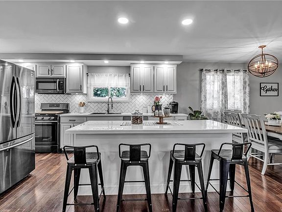 2nd image of 62 Alys Dr E