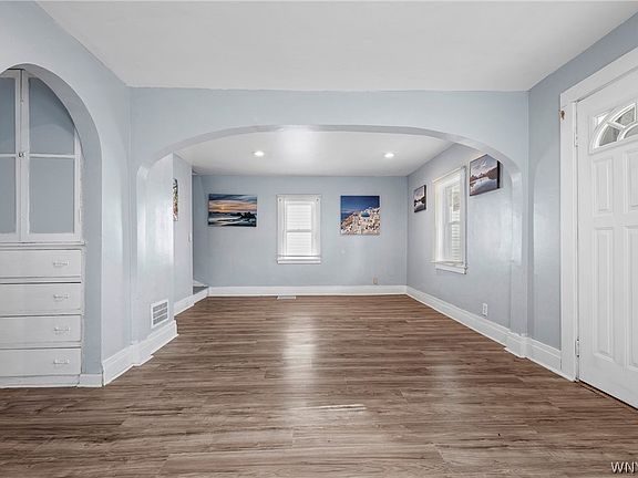 5th image of 70 Irene St
