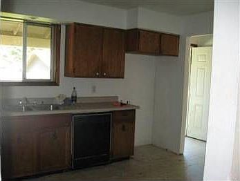 4th image of 568 Pioneer Ave NE