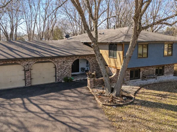 41W461 Burlington Rd, Campton Hills, IL 60175