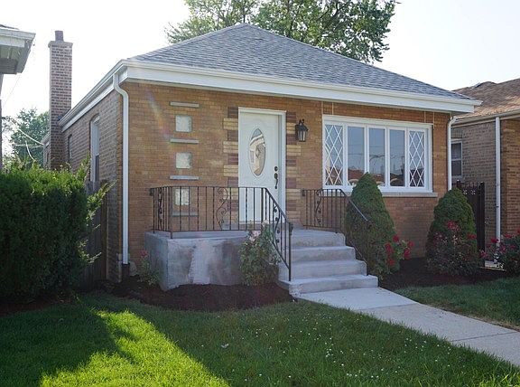 2nd image of 4936 S La Crosse Ave
