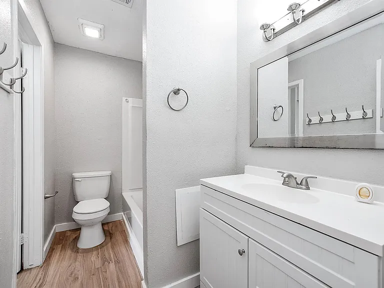 4620 W Orange St — Photo 17
