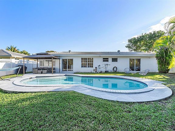 5th image of 4200 NW 76th Avenue
