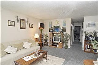 5th image of 926 E High St