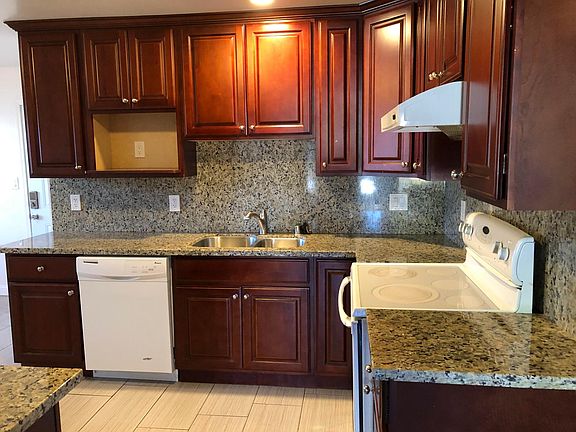 2nd image of 670 Azara Pl APT 1