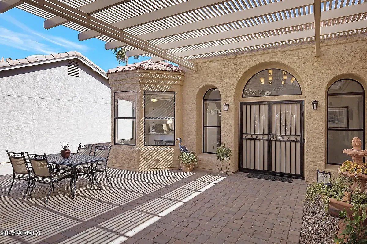 Building Photo - 10537 E Navajo Pl