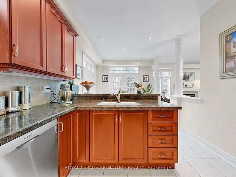 1590 Hallstone Rd — Photo 17