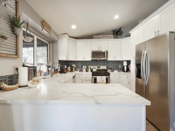 721 Sand Creek Dr, Bakersfield, CA 93312