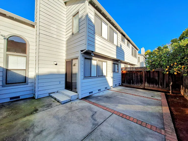 1206 Sierra Village Way — Photo 6