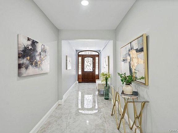 2nd image of 497 Woodbury Road