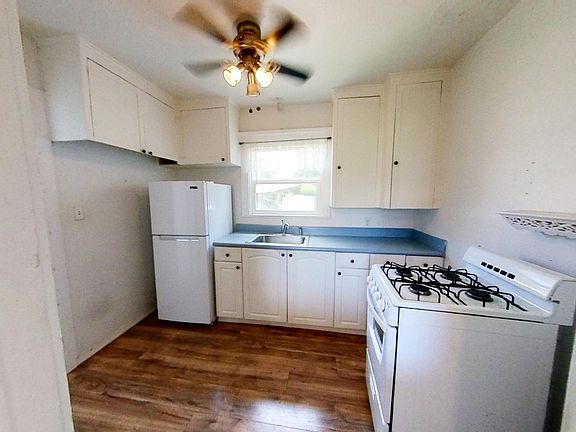 2nd image of 864 S San Tomas Aquino Rd